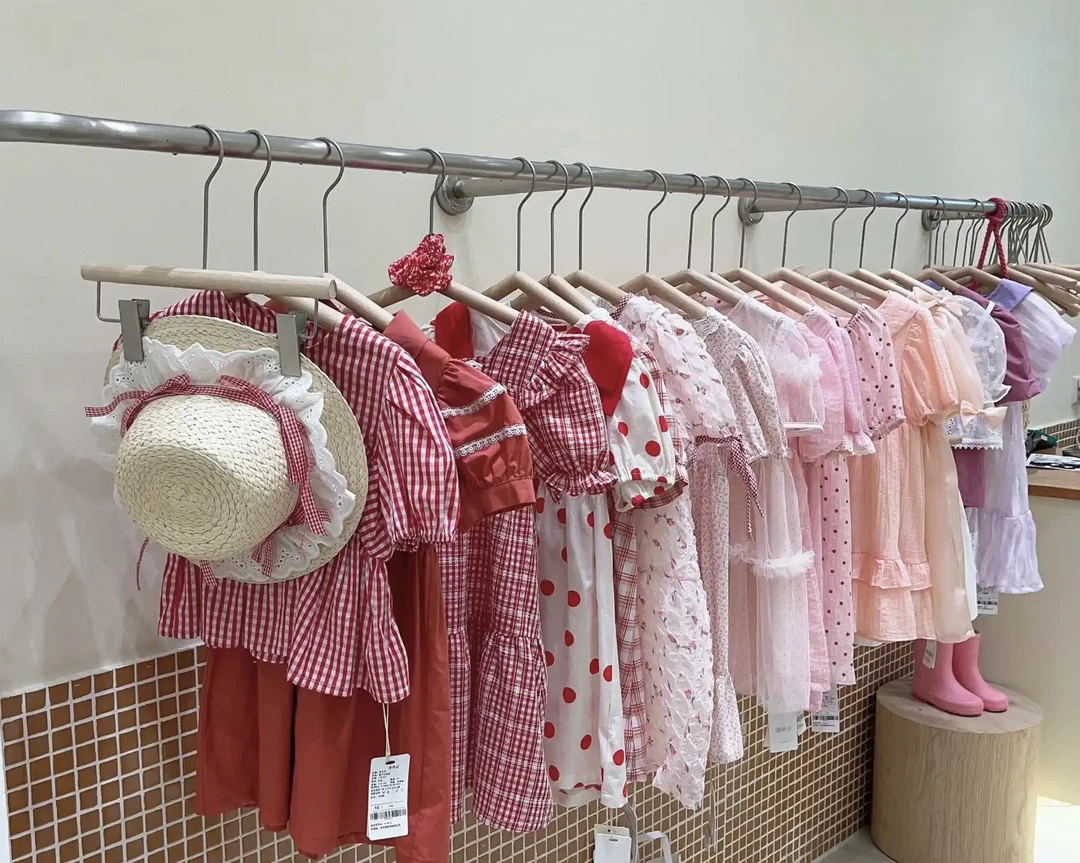 实体店撤店童装女装清 仓