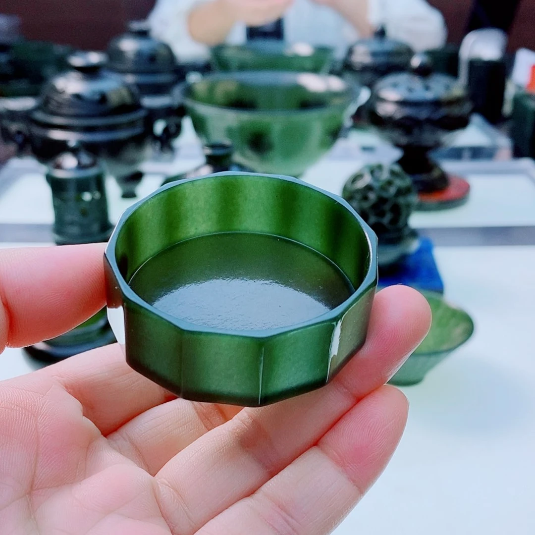 未镶嵌和田玉（青玉）摆件