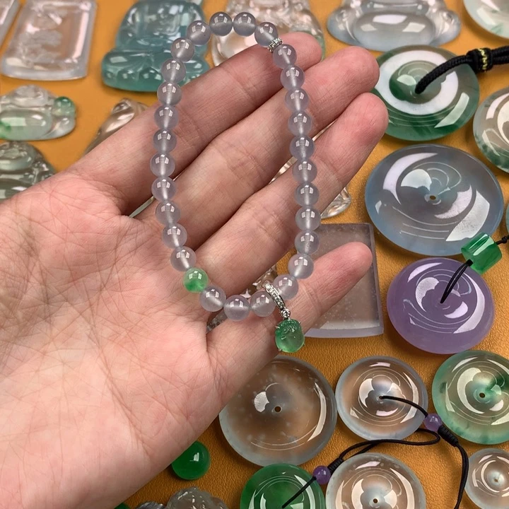 颈饰未镶嵌翡翠….