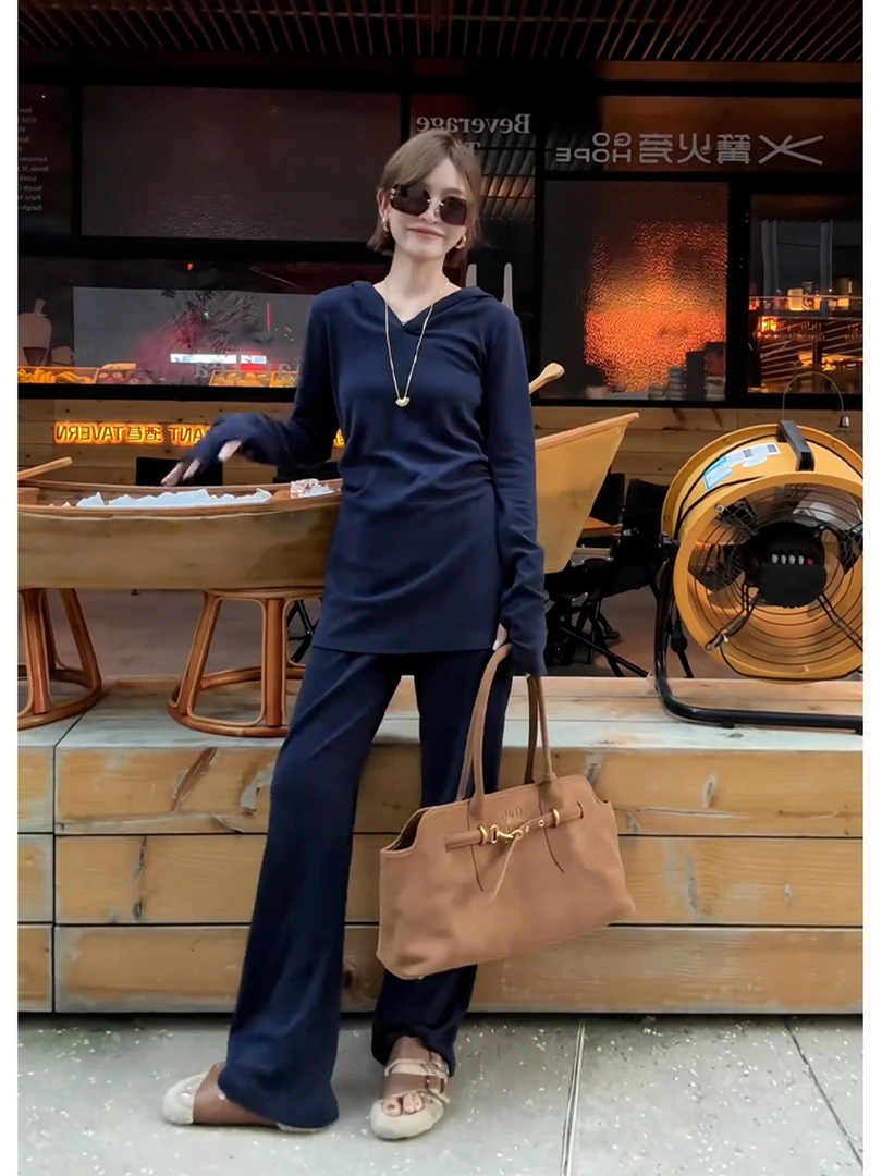2025超火早秋一整套韩系穿搭慵懒松弛感藏蓝色连帽上衣休闲裤套装