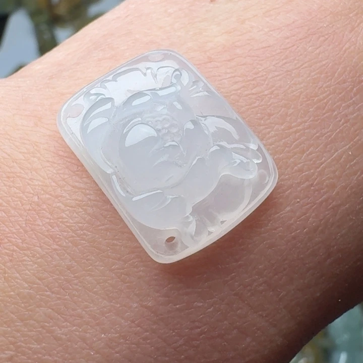 翡翠未镶嵌颈饰手牌