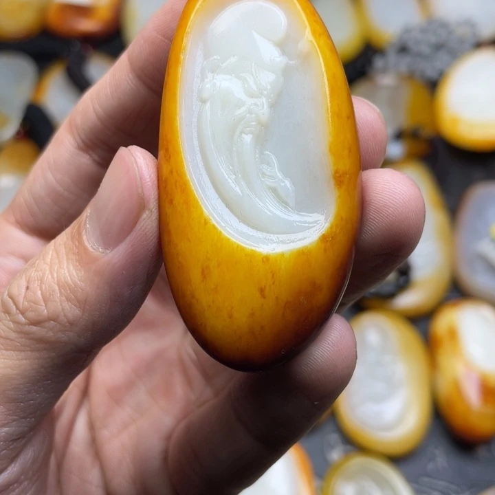 和田玉未镶嵌颈饰