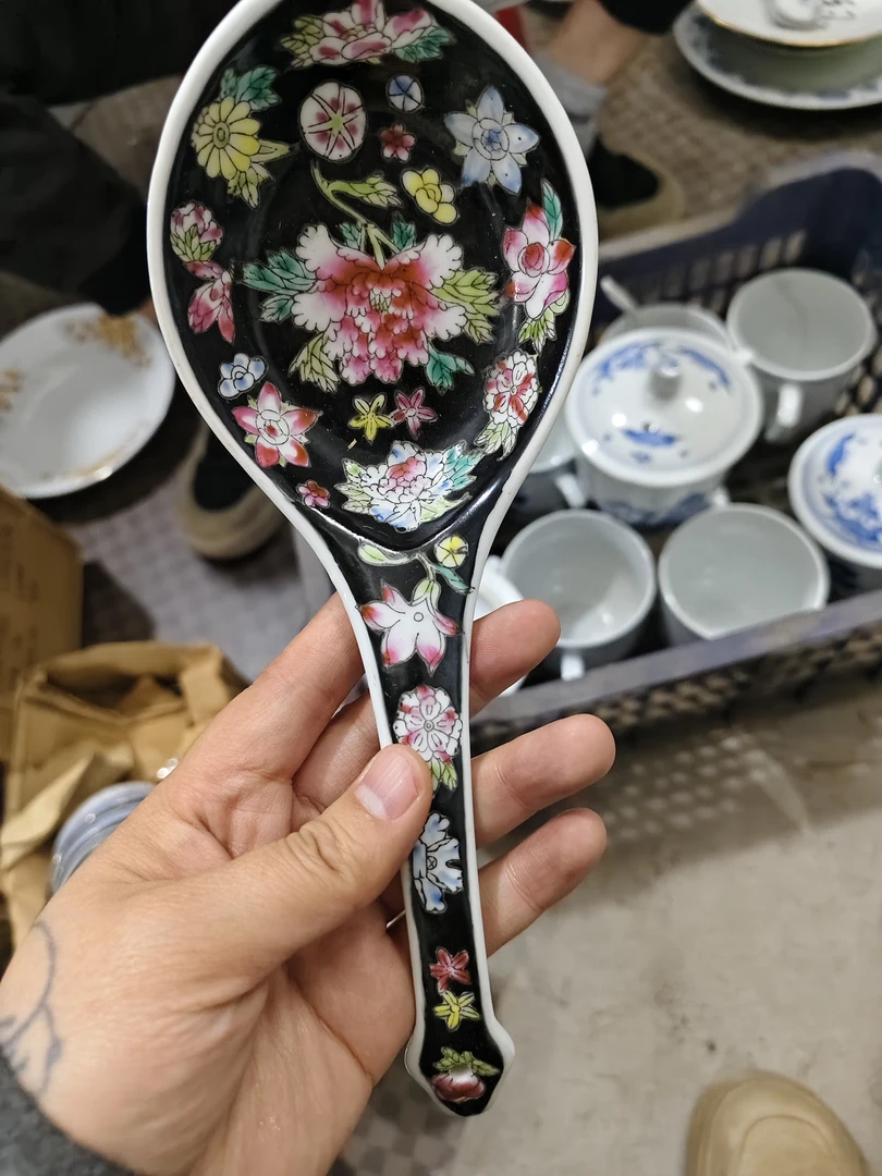 黑底手绘万花大勺子