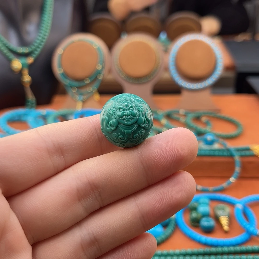 绿松石未镶嵌珠宝奇石