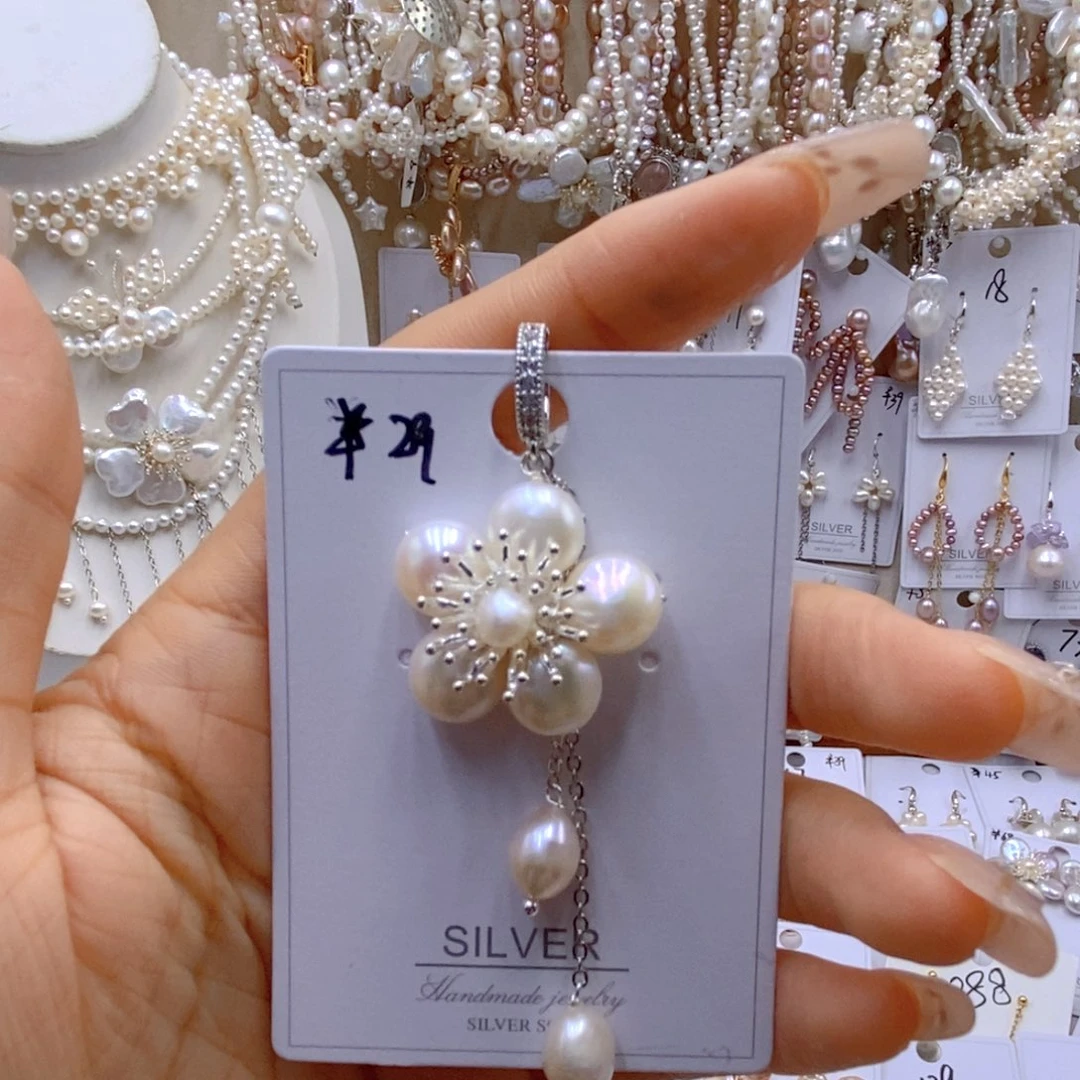 银S925镶嵌淡水珍珠胸饰