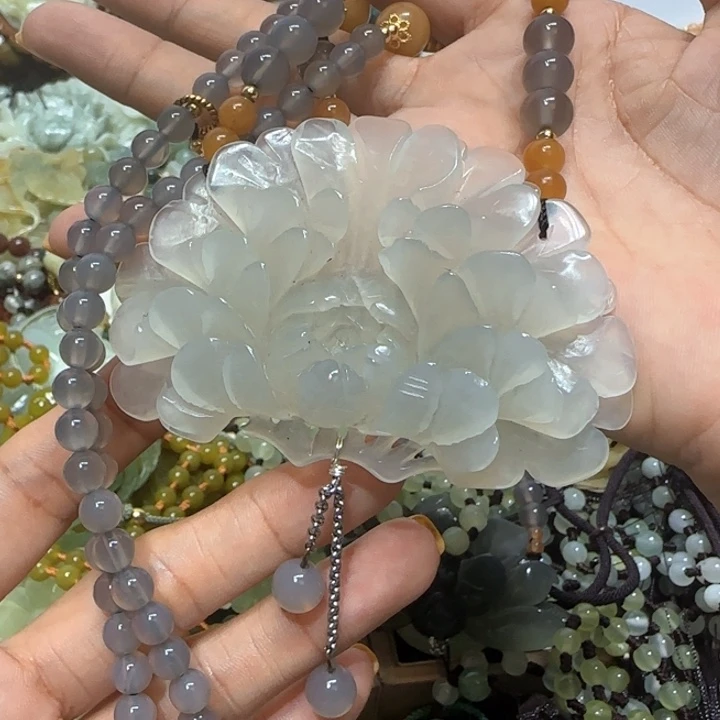 蛇纹石玉未镶嵌吊坠