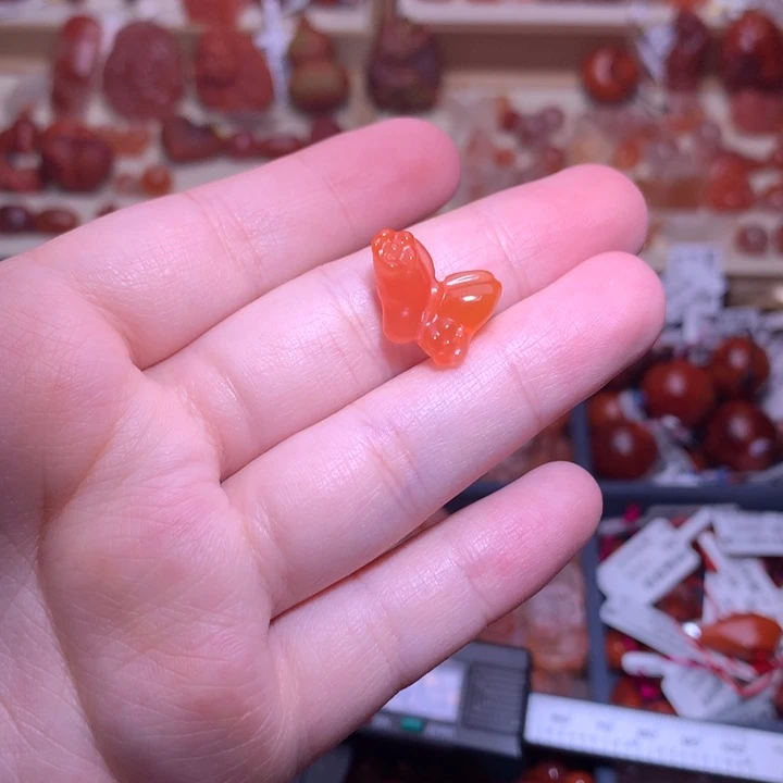 南红玛瑙未镶嵌珠宝半成品蝶恋花