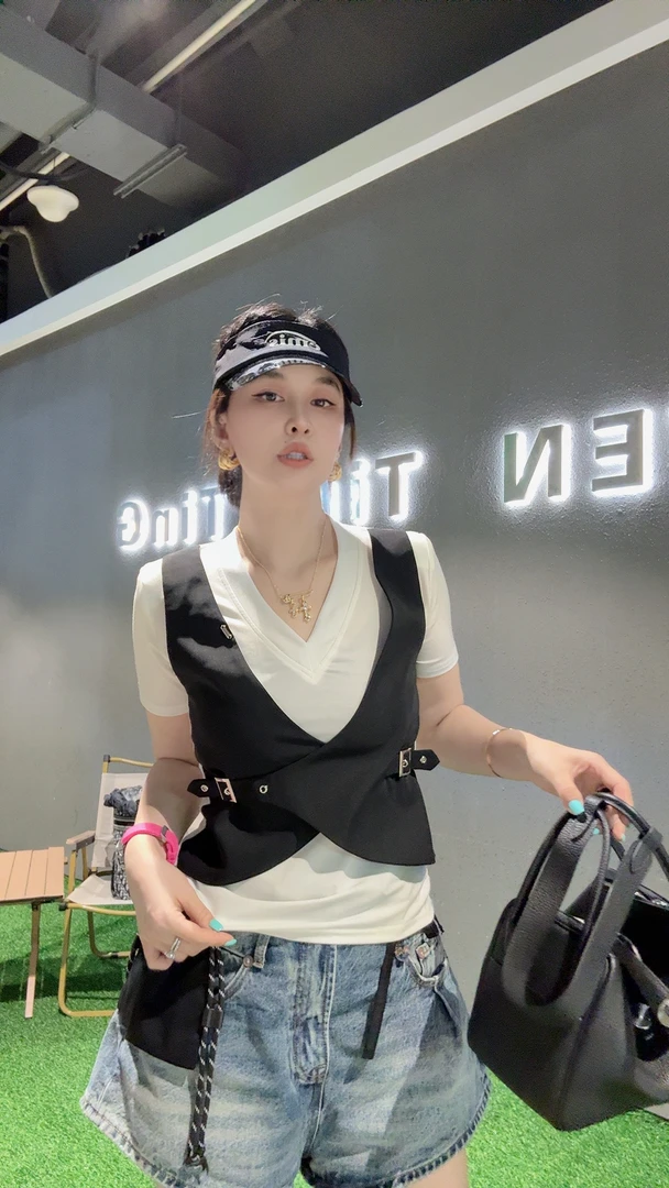 【孙老板】2025夏季新款  9981领女性拼接修身型常规款