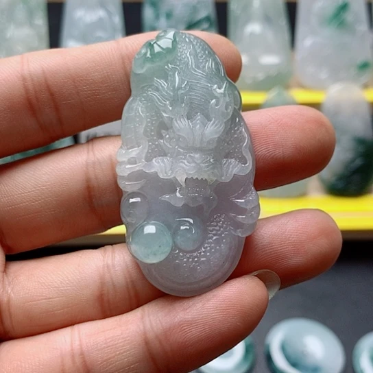 翡翠未镶嵌吊坠(不含链)龙牌