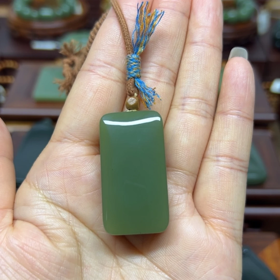 【闪购商品】颈饰未镶嵌岫岩老玉（透闪石质玉）平安牌