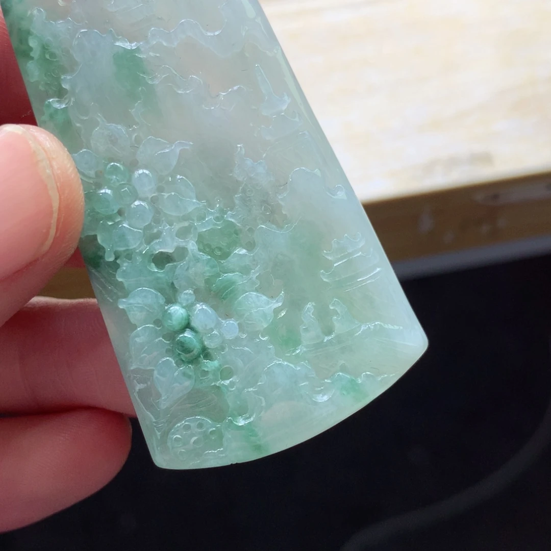 翡翠颈饰未镶嵌吊坠