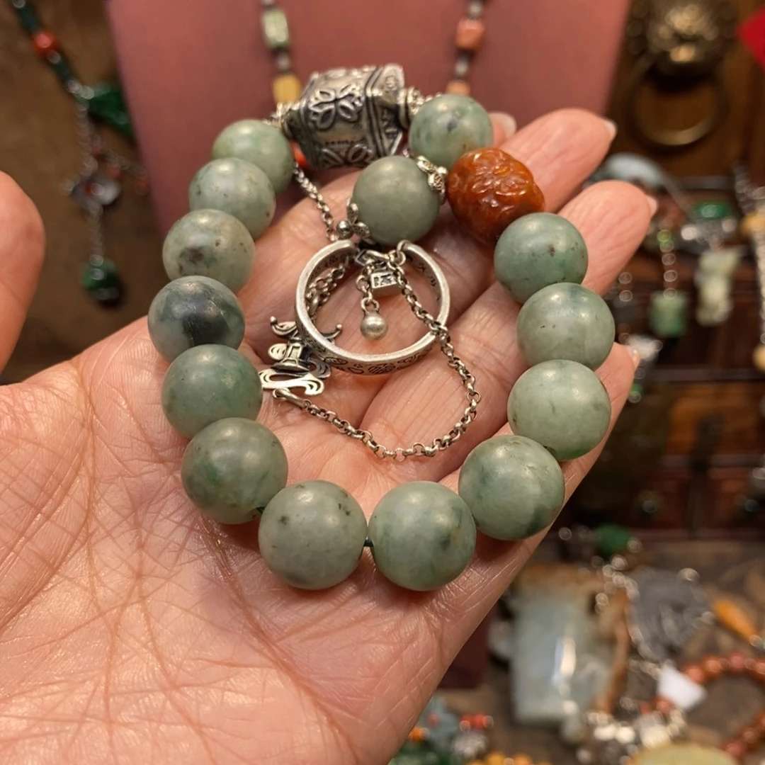 翡翠吊坠(赠链)未镶嵌