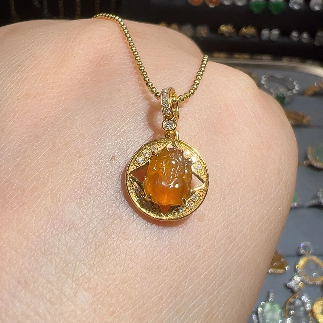 翡翠18K金镶嵌吊坠(不含链)黄翡貔貅锁骨链吊坠