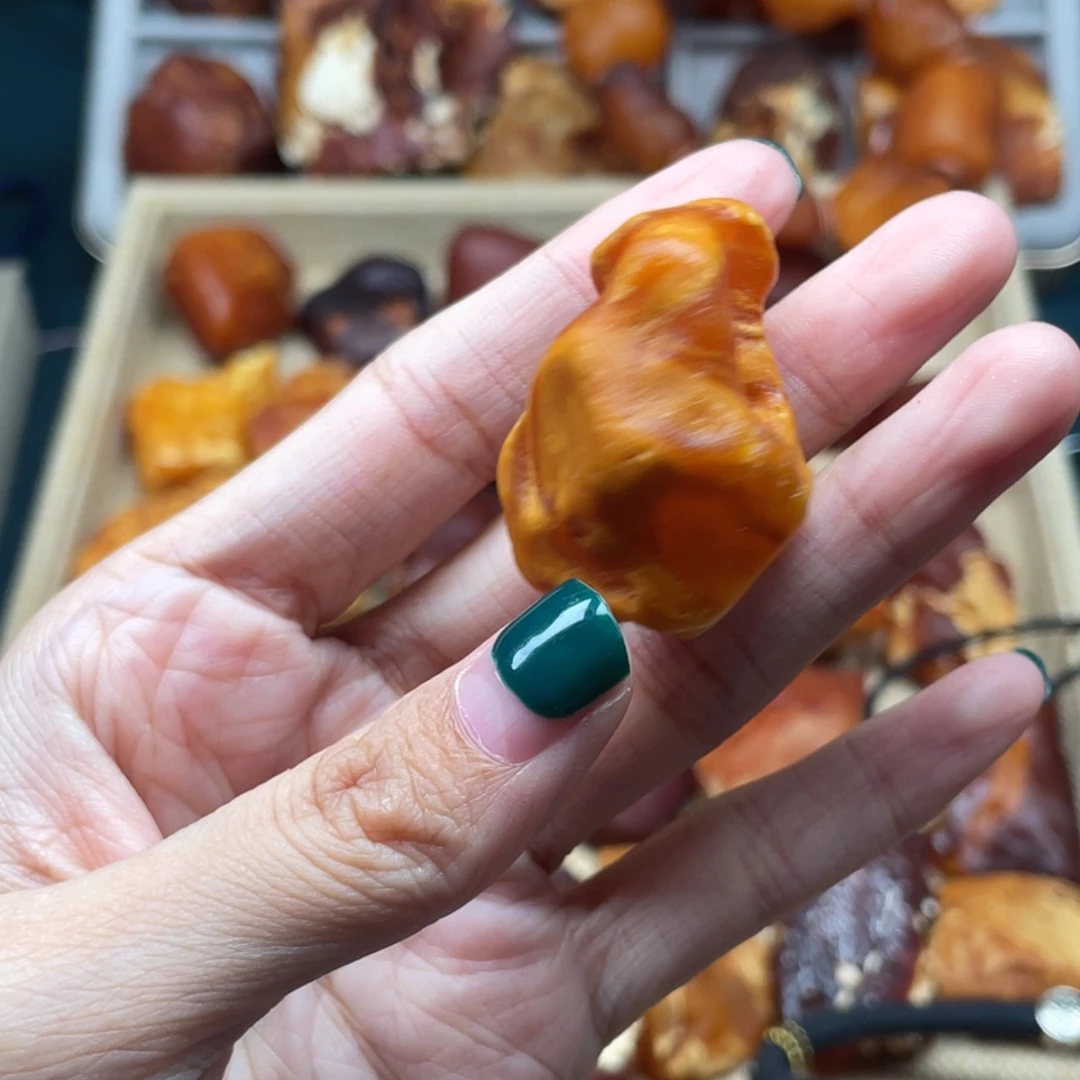 琥珀未镶嵌珠宝奇石