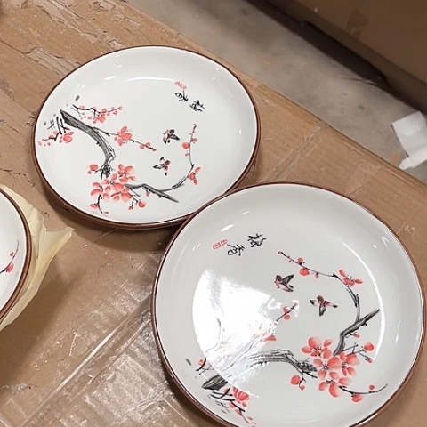 微瑕，不能明火，口径17高度2，2个梅香