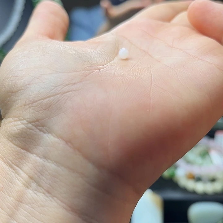 L***e和田玉未镶嵌颈饰