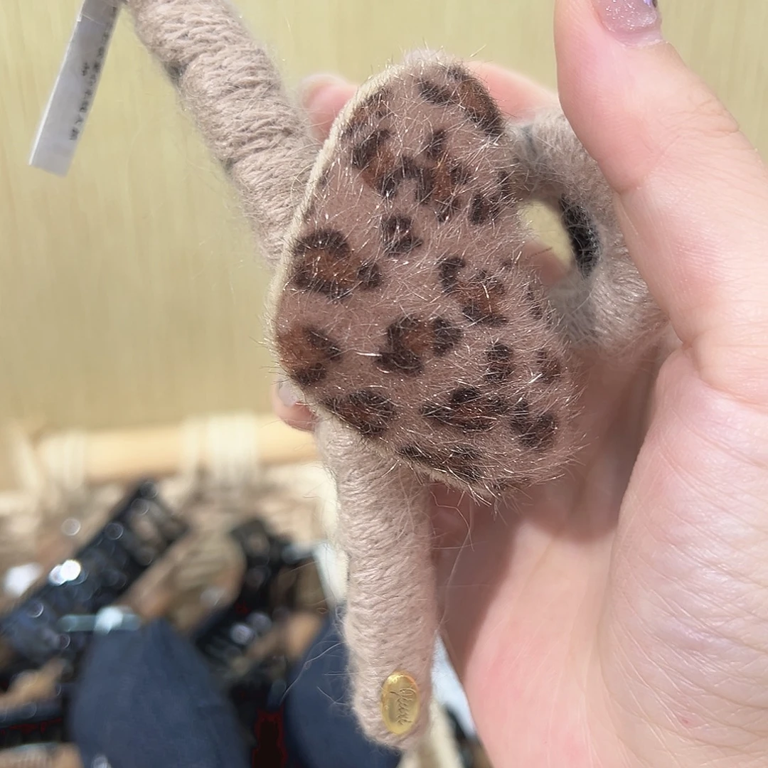 非金属仿珍珠豹纹爱心大抓