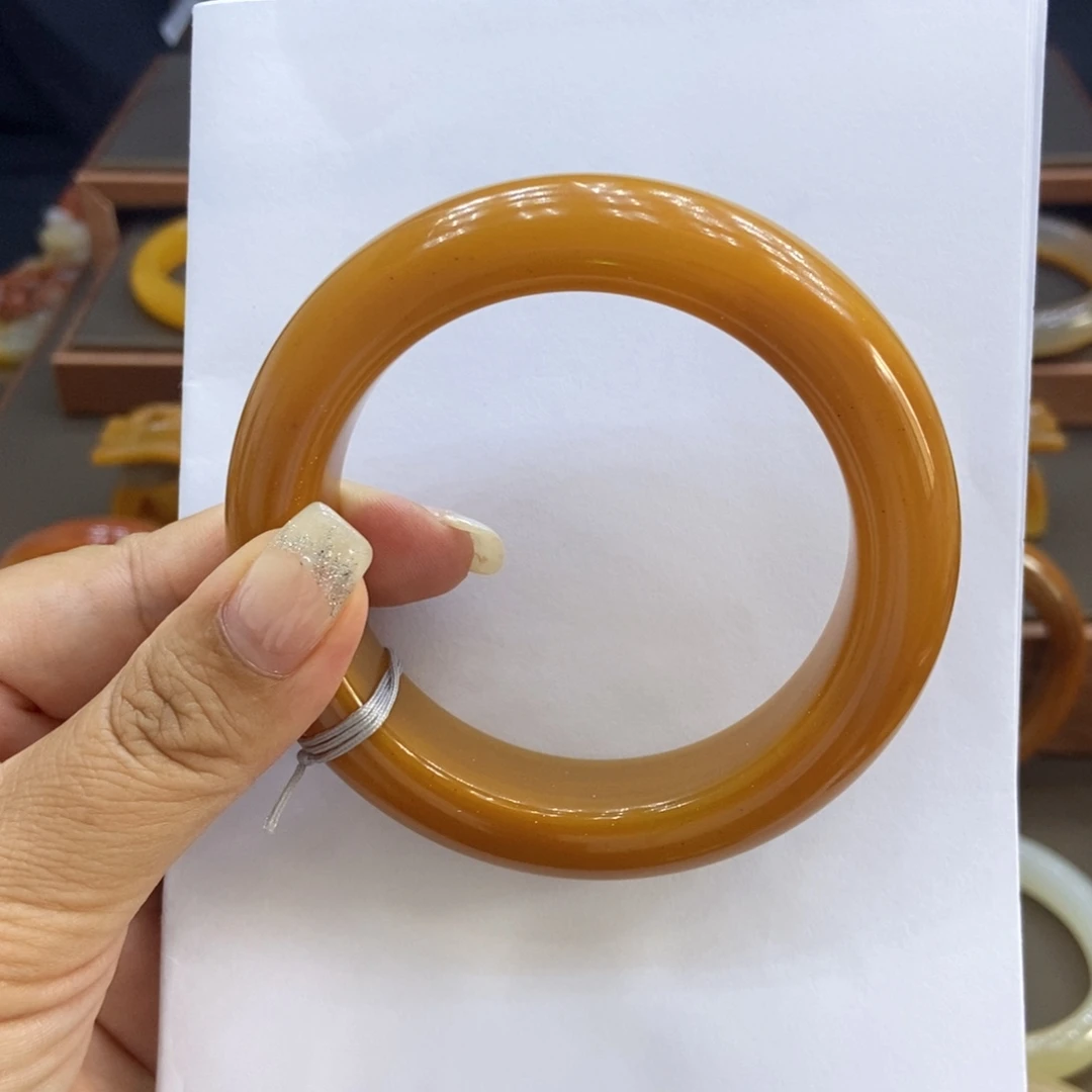 大***妹石英质玉（黄龙玉）未镶嵌手镯H