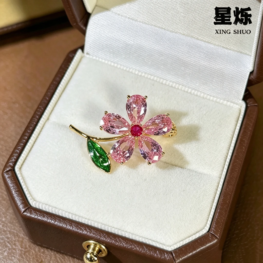 铜合金胸针 【怦然心动】迷你防走光轻奢时尚设计师少女心事5116