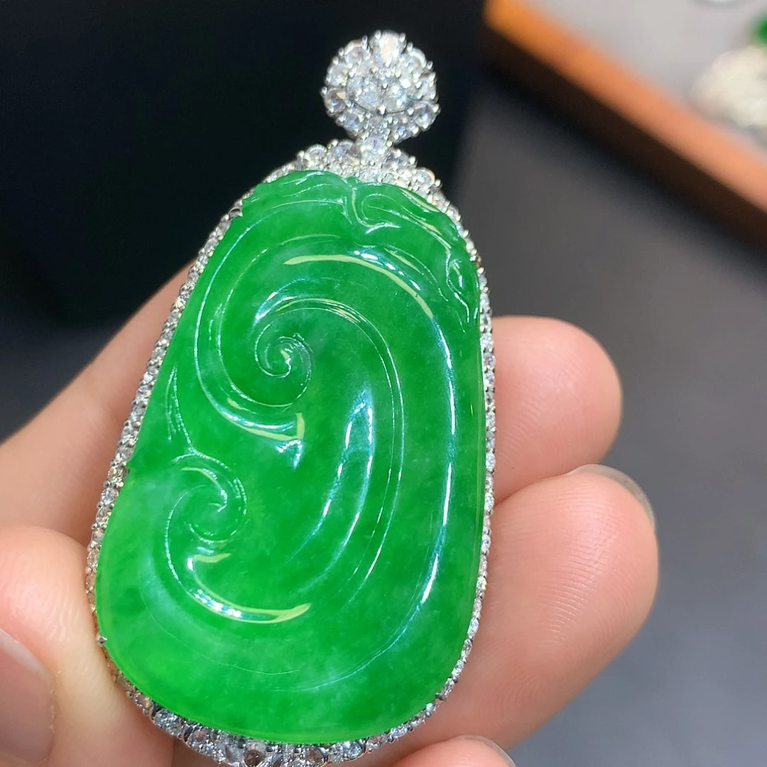 翡翠吊坠(不含链)18K金镶嵌