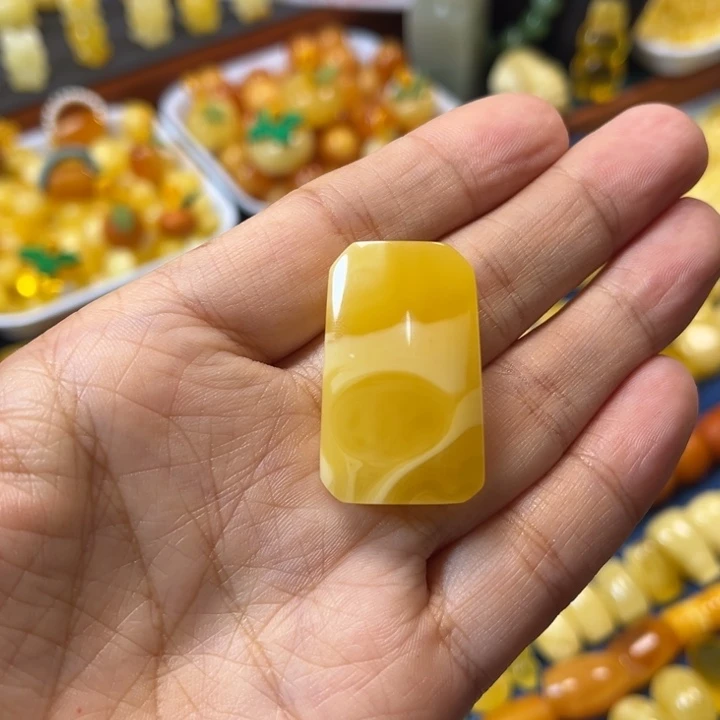 琥珀未镶嵌裸石卡32加无事牌