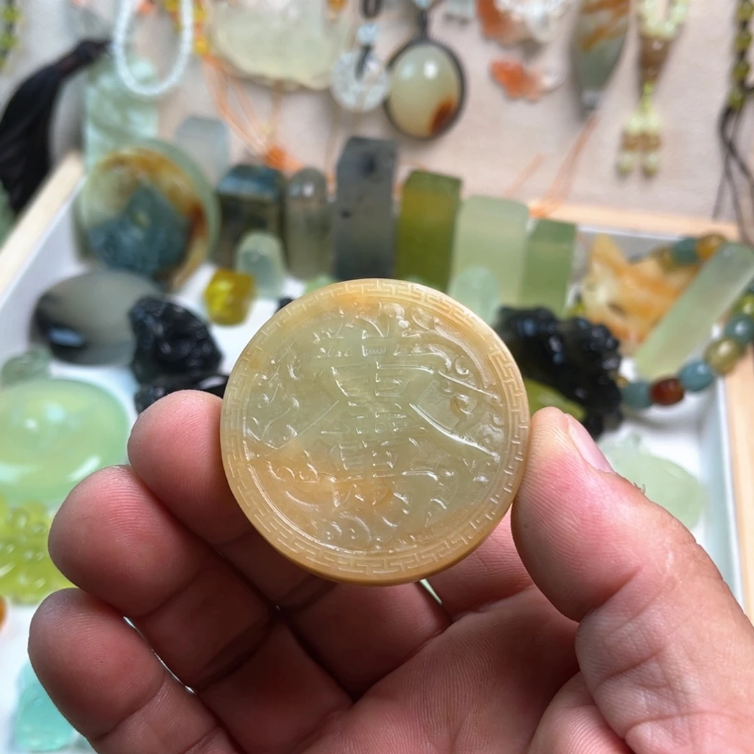 未镶嵌蛇纹石玉颈饰