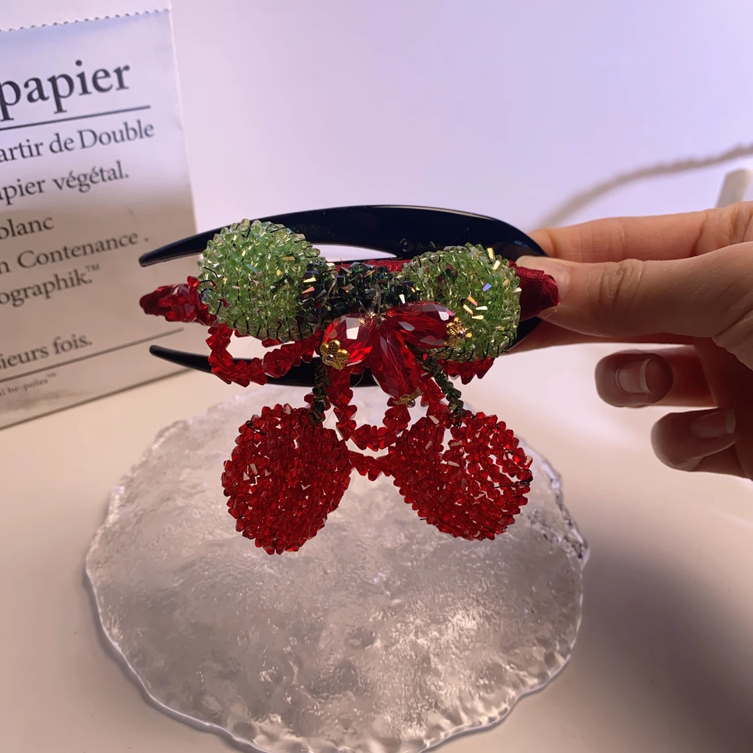 A8714编号紫莹轻奢发饰《燕尾夹》