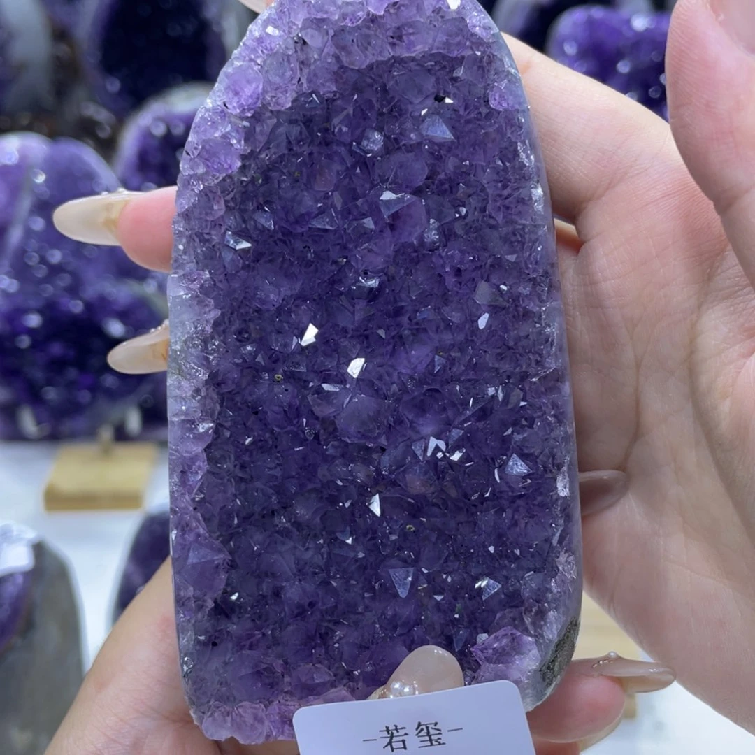 乌拉圭紫水晶摆件r250
