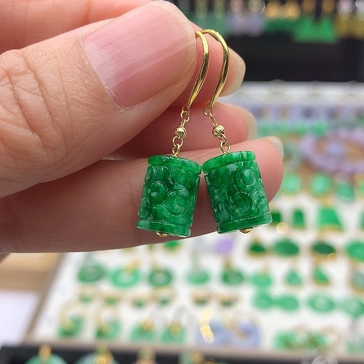 翡翠18K金镶嵌耳饰