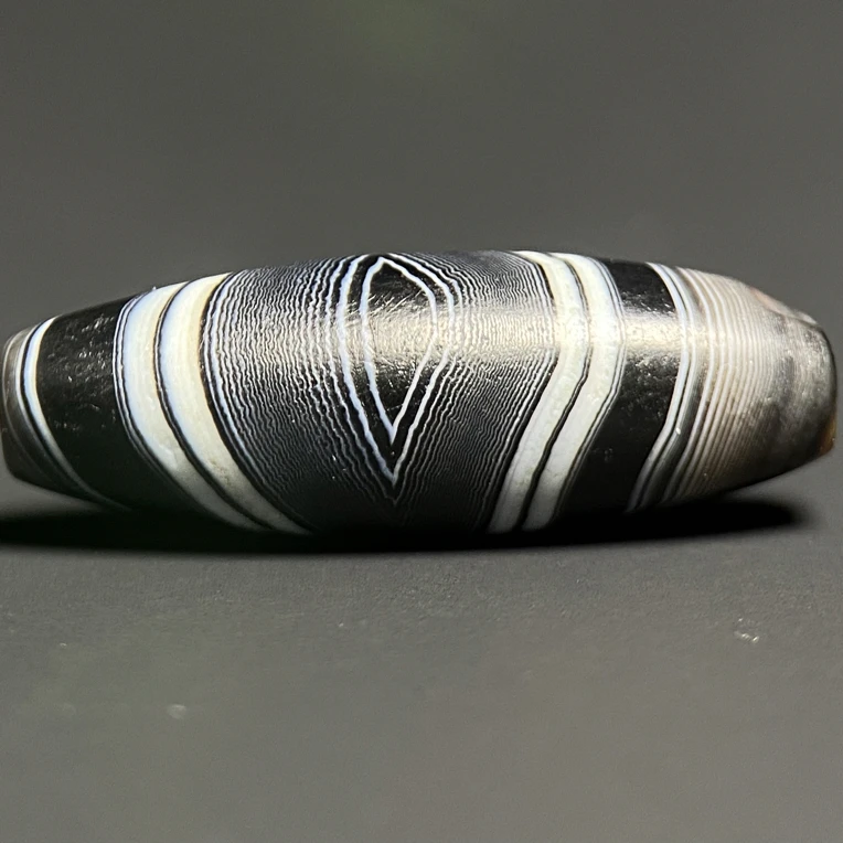 缠丝玛瑙管珠28.5*7.6mm