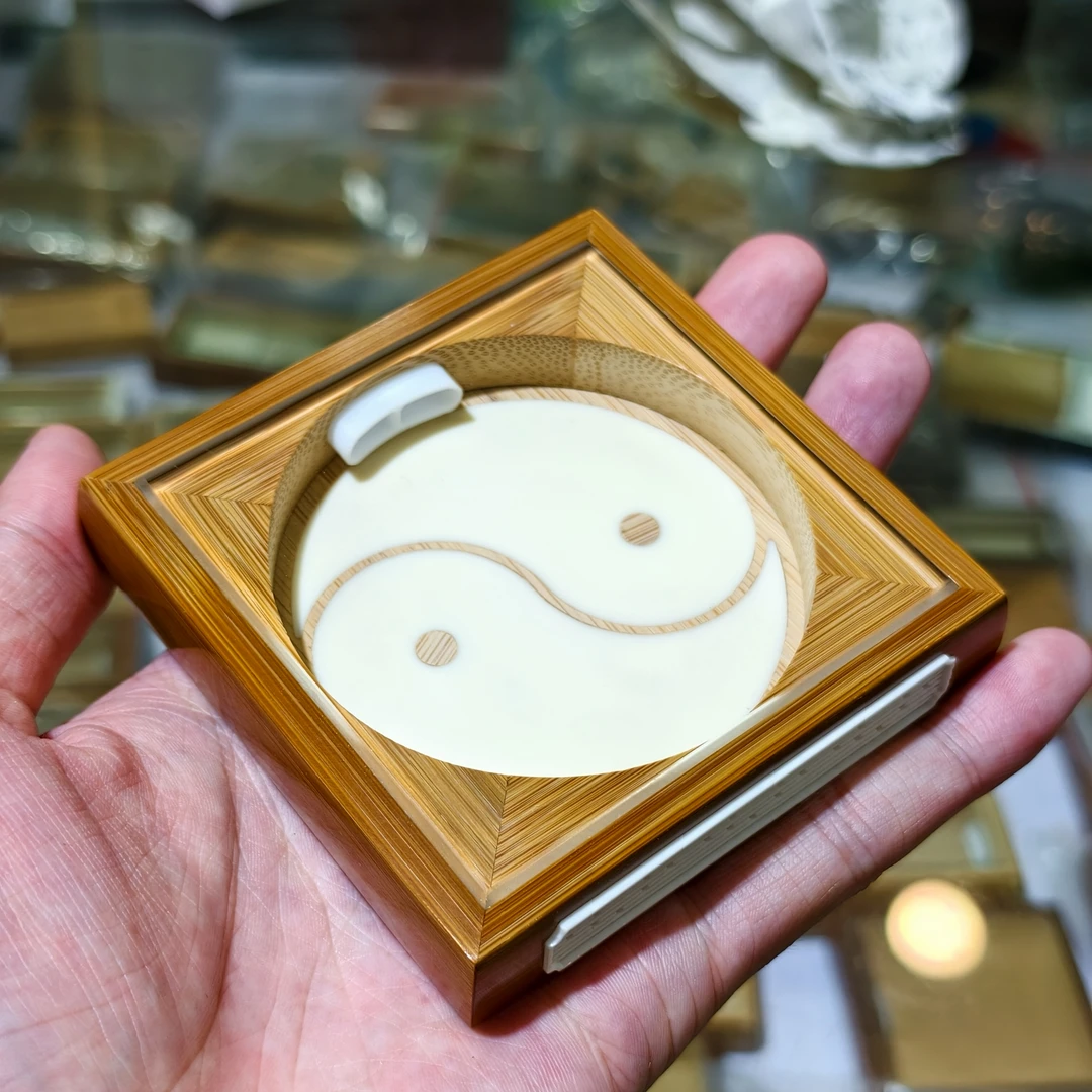 海派小顺制老竹樱木镶嵌骨头外方内圆太极八卦款黄蛉盒鸣虫盒虫具