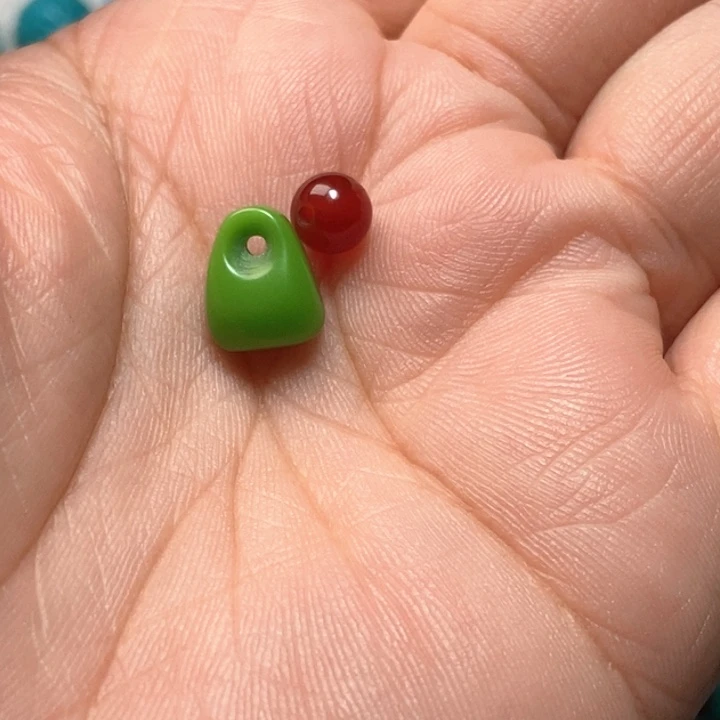 颈饰未镶嵌南红玛瑙