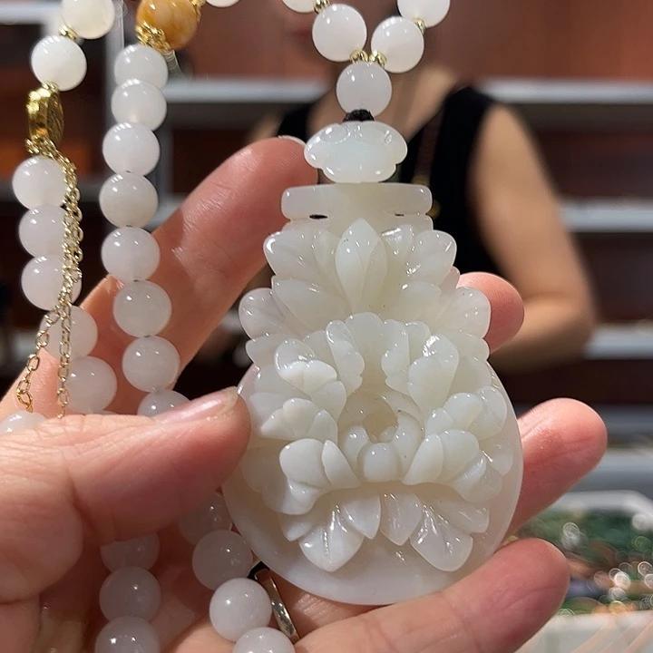 岫玉未镶嵌毛衣链