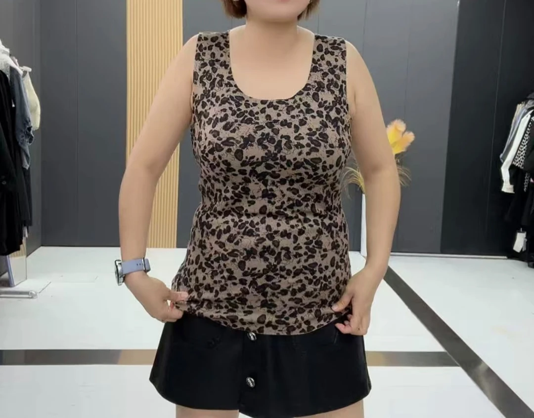 新款带胸垫U领碎花大码百搭时尚坎袖保暖背心