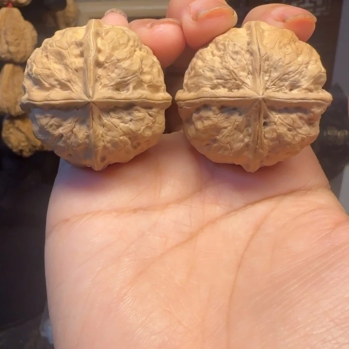 文玩核桃吊坠玉玺四棱微瑕