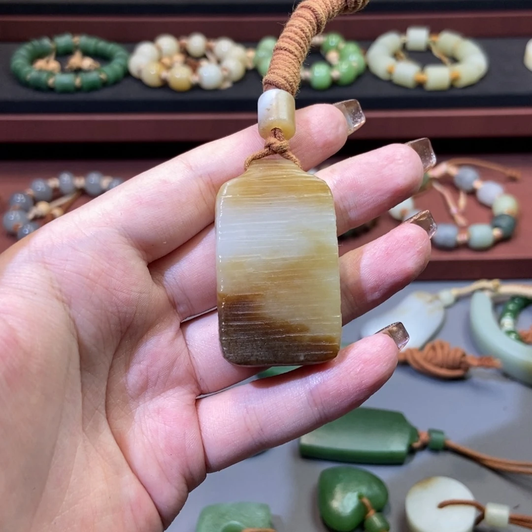 随***_和田玉未镶嵌颈饰