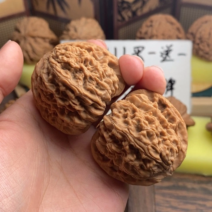 文玩核桃吊坠43.5全 南疆石 697