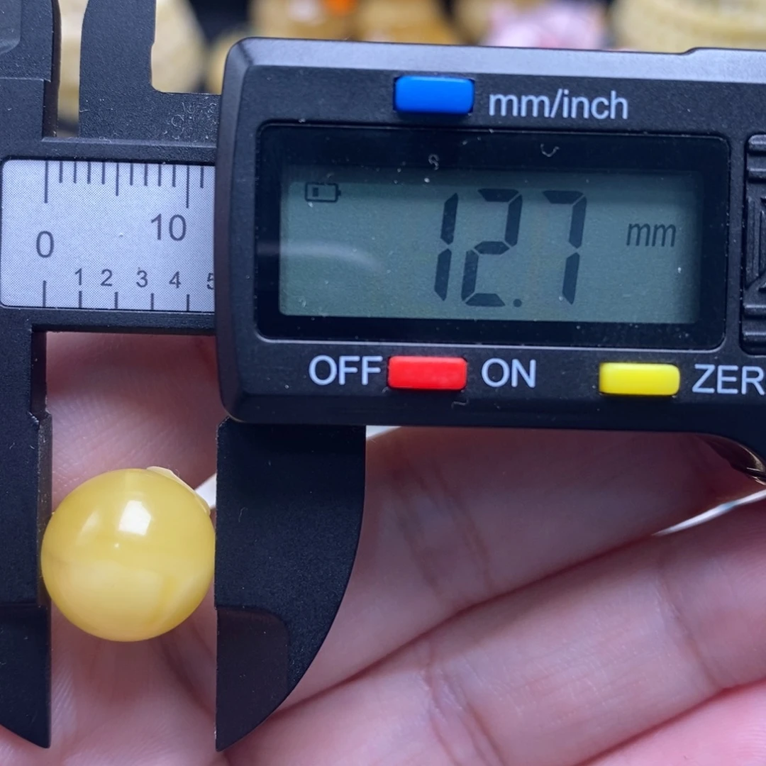 蜜蜡未镶嵌珠宝奇石