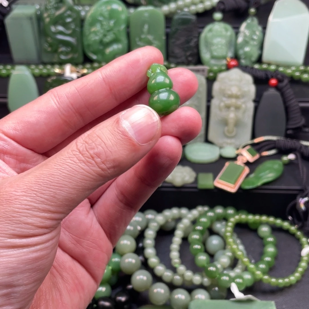 买***冷和田玉（碧玉）未镶嵌颈饰
