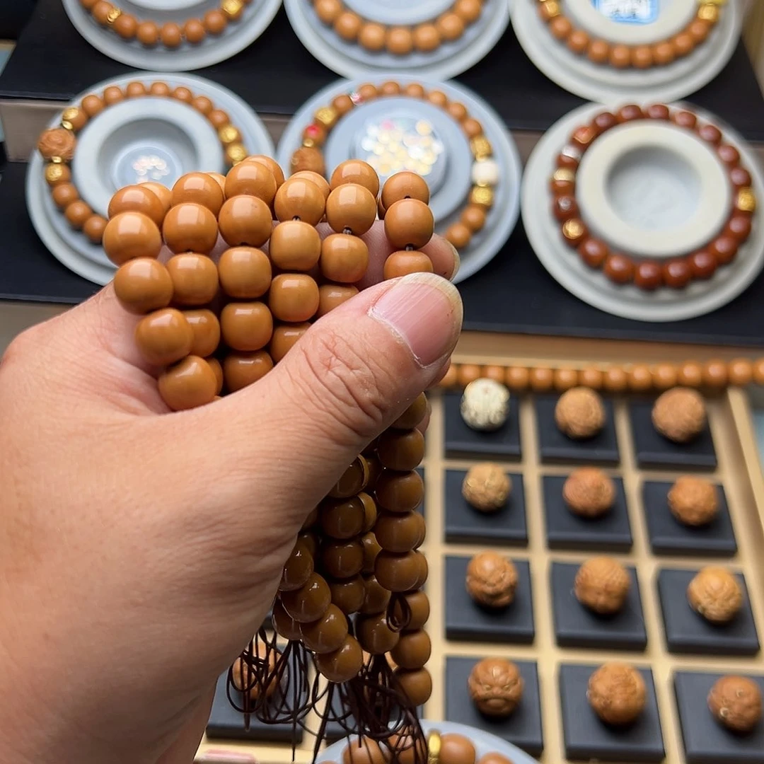 猴头核桃手串猴头10左右尺寸微微瑕