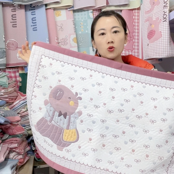 棉纱布特价酒红色快乐熊