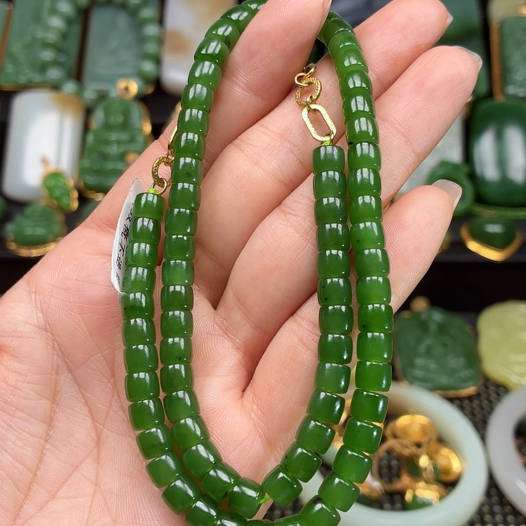 和田玉未镶嵌颈饰红皮老料