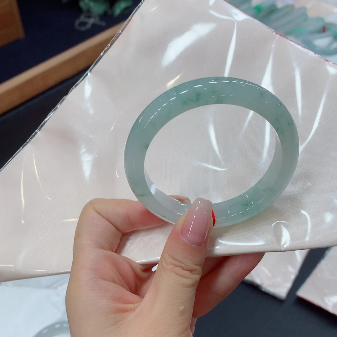 翡翠手镯未镶嵌买断