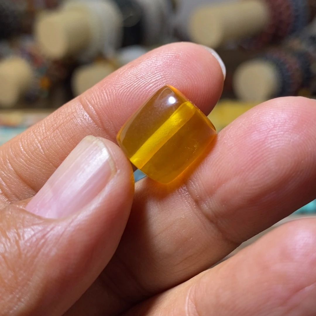 金珀未镶嵌裸石配饰