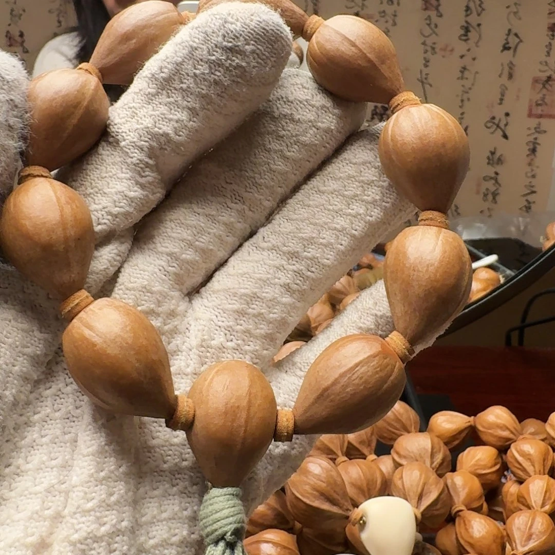 橄榄核把件德庆王