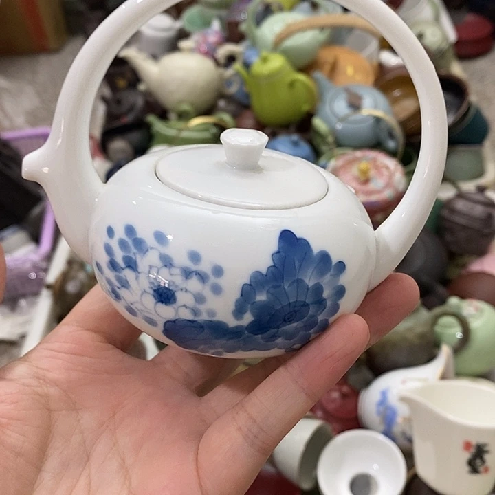 陶瓷艺术品及陶瓷壶壶