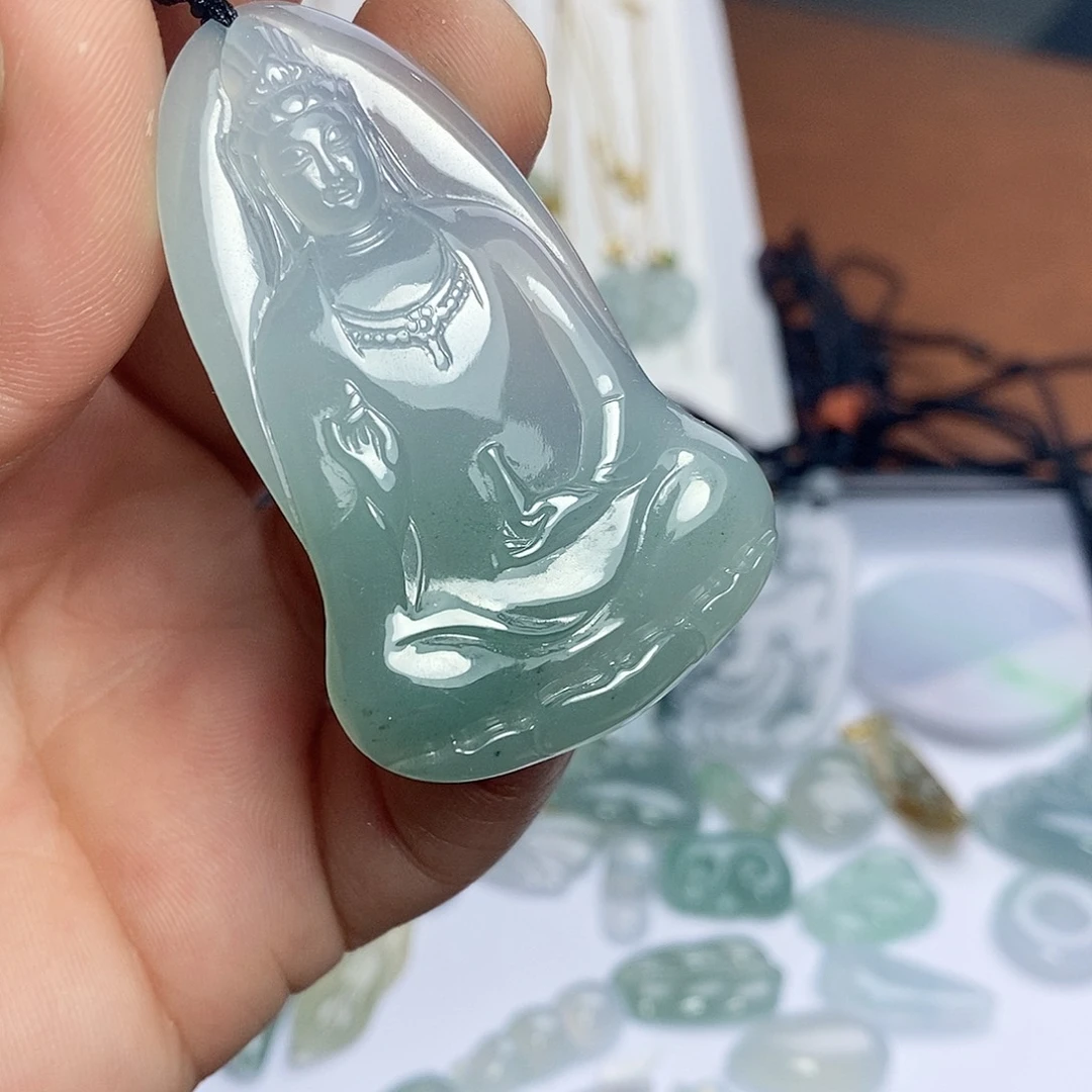 颈饰未镶嵌翡翠天*观音