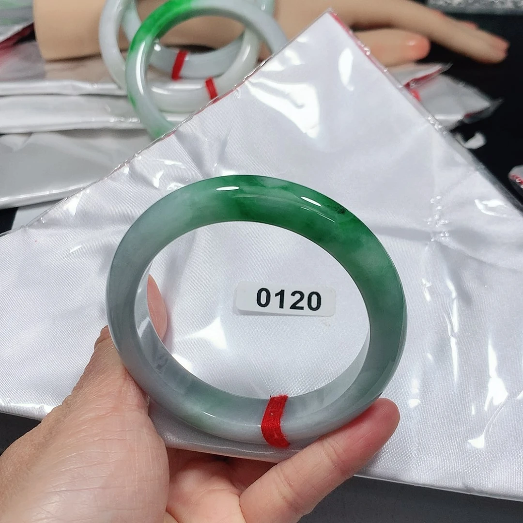 翡翠手镯未镶嵌天然缅甸A货翡翠手镯