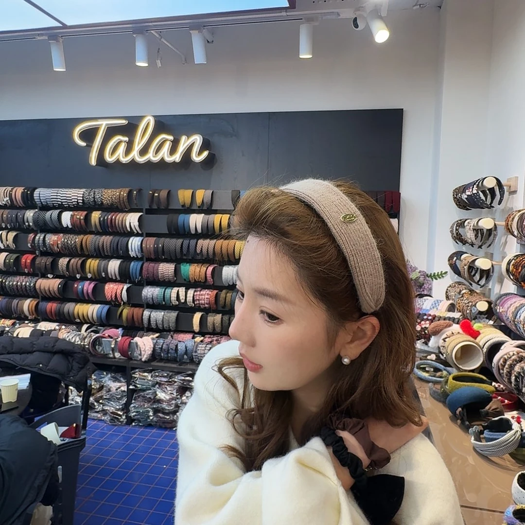 非金属浅咖色金标发箍