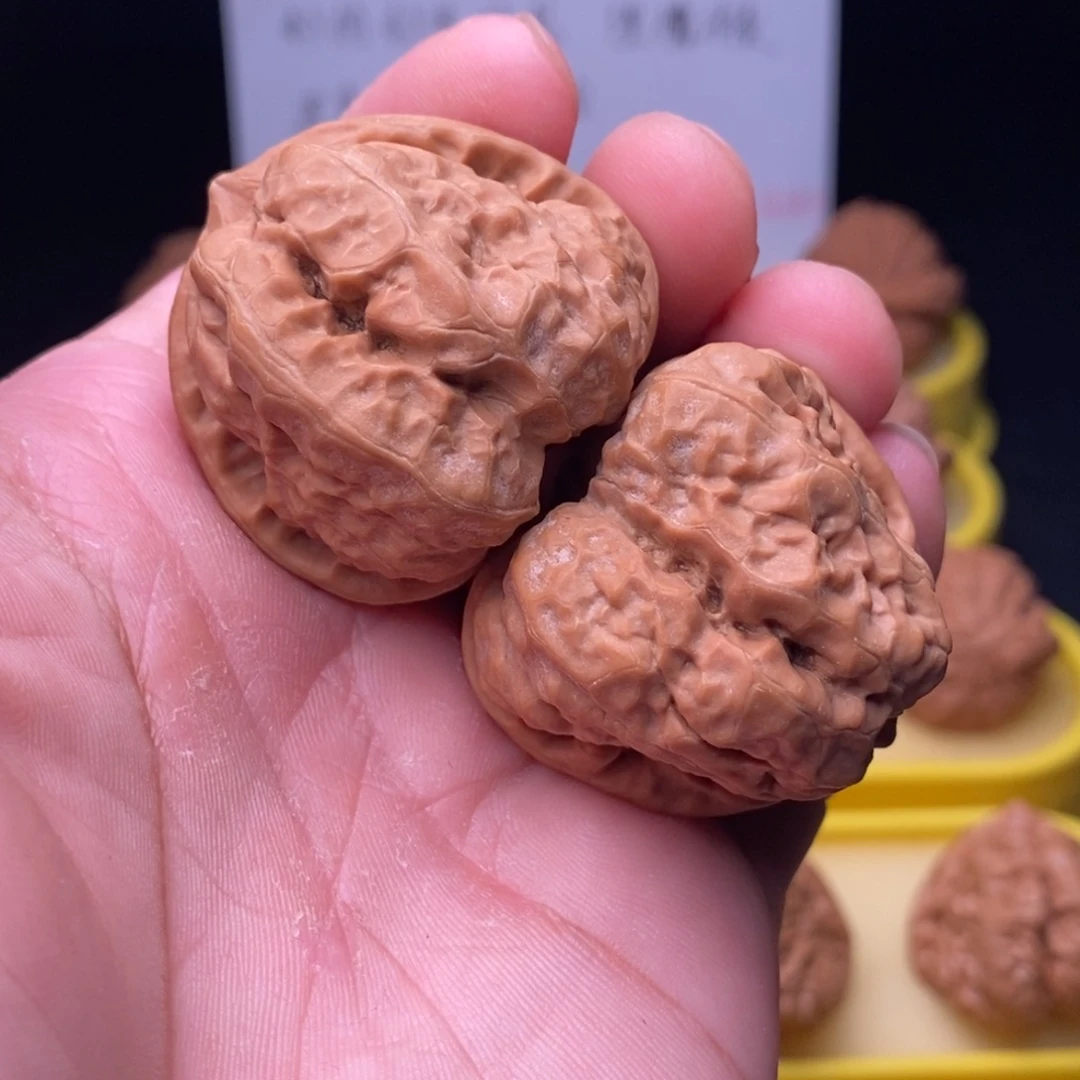 Z***生吊坠桃核蛤蟆头尺寸40
